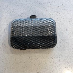 Cache rhinestone clutch!